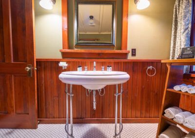 Vintage sink in cabin at Johnston Canyon Lodge and bungalows in Banff national park